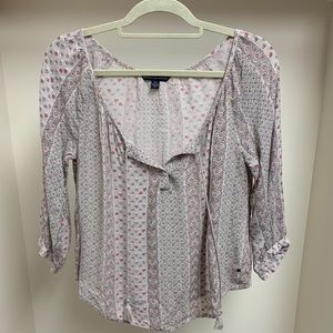 Flowy, patterned AMERICAN EAGLE shirt!